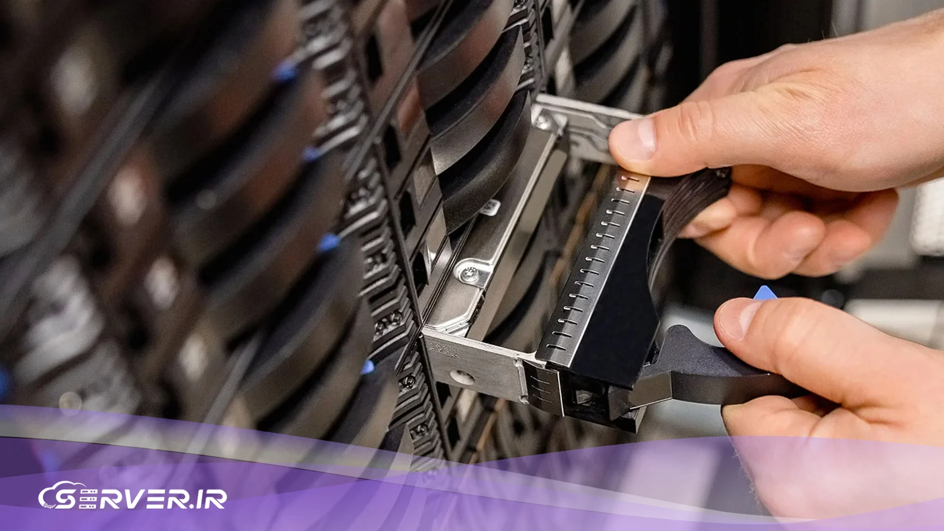 تفاوت RAID 10 و RAID 5 در سرورها چیست؟ آیا RAID جای بکاپ را میگیرد؟